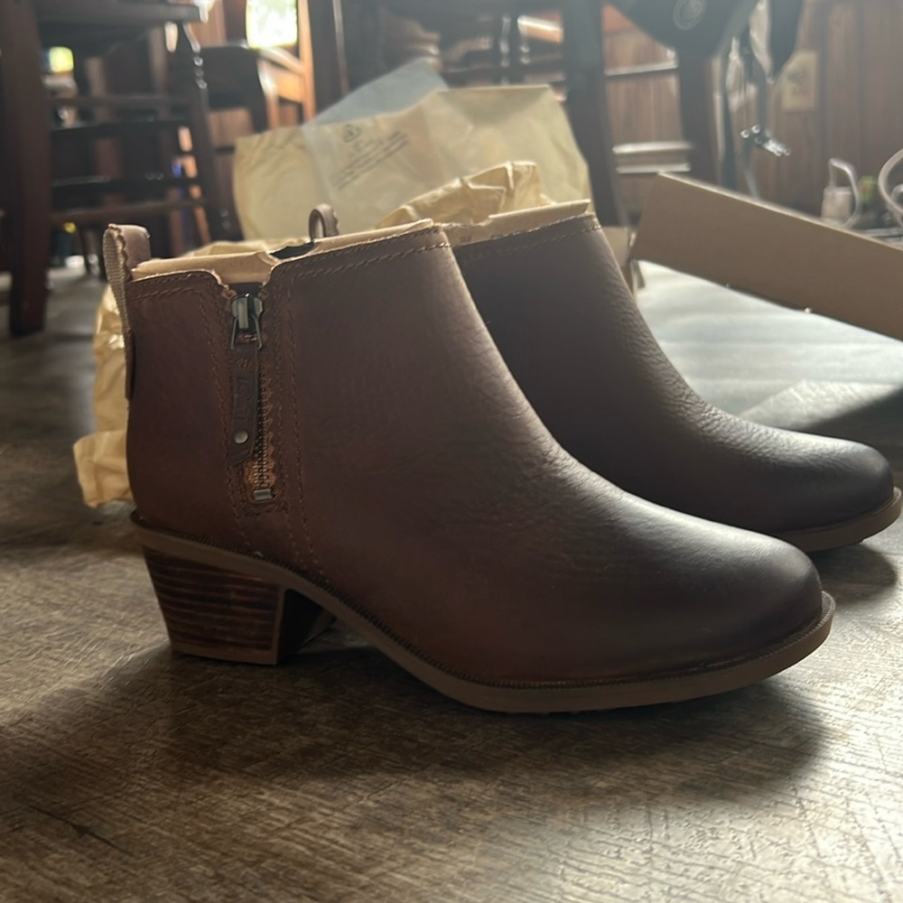 Size 7. Teva w Anaya Bootie RR.